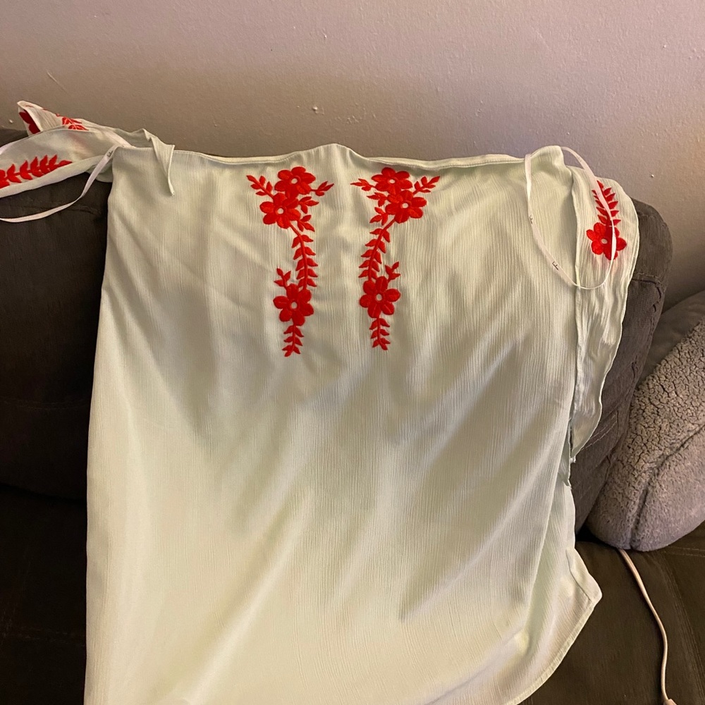 Strapless mint dress with tie sleeves